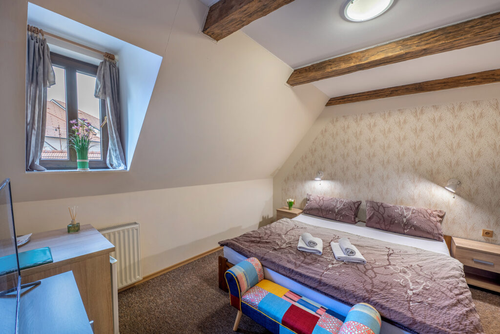 Dvoulůžkový pokoj - Rodinný hotel myslivna Třeboň